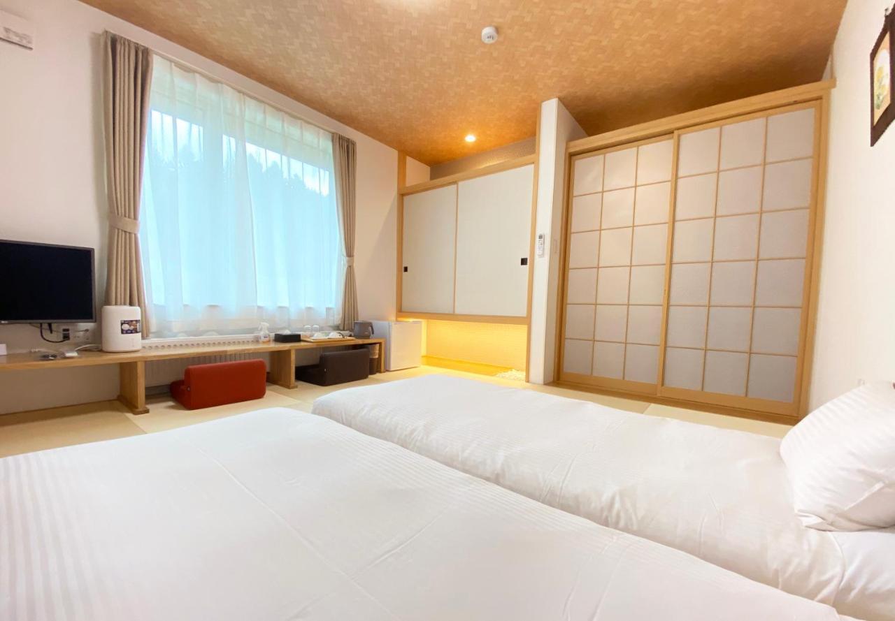 Hotel Hanafuji Inn Nakafurano Exterior foto